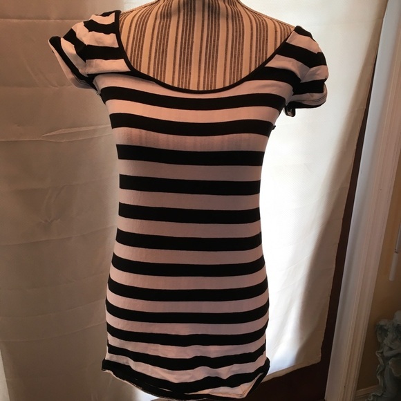 American Dream Black & White Top with Bow Tie Back - Picture 2 of 5